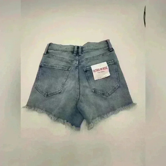 NWT Celebrity Pink Ultra High rise denim shorts - Picture 2 of 2